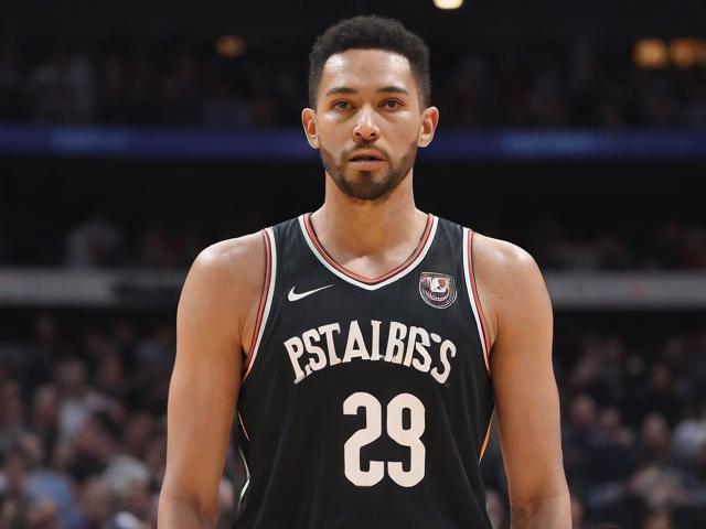 B体育官网_掘金约基奇三双，力克爵士西部排名上升，nba_约基奇27分掘金力克太阳