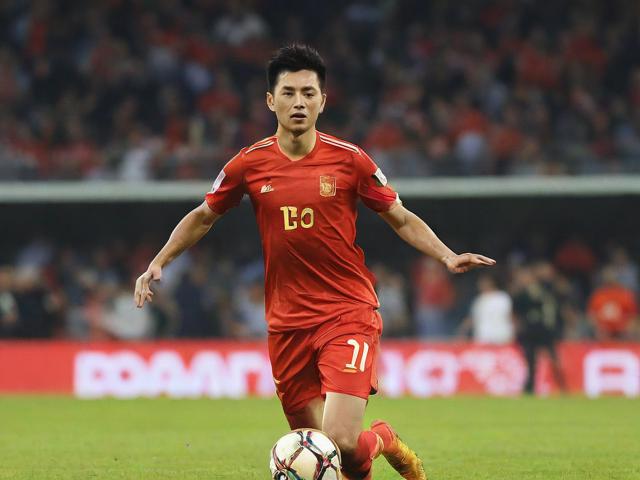 B体育平台_ 中国足球球迷文化的演变与社会影响，中国足球球迷的心声