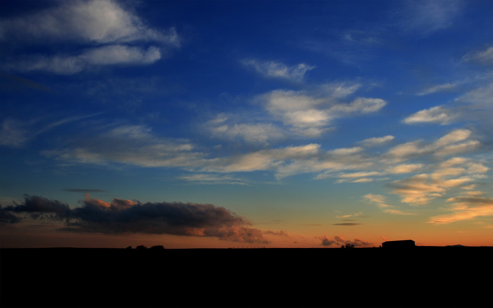 青少年足球装备个性化定制逐步普及，满足多样化需求，青少年足球型号