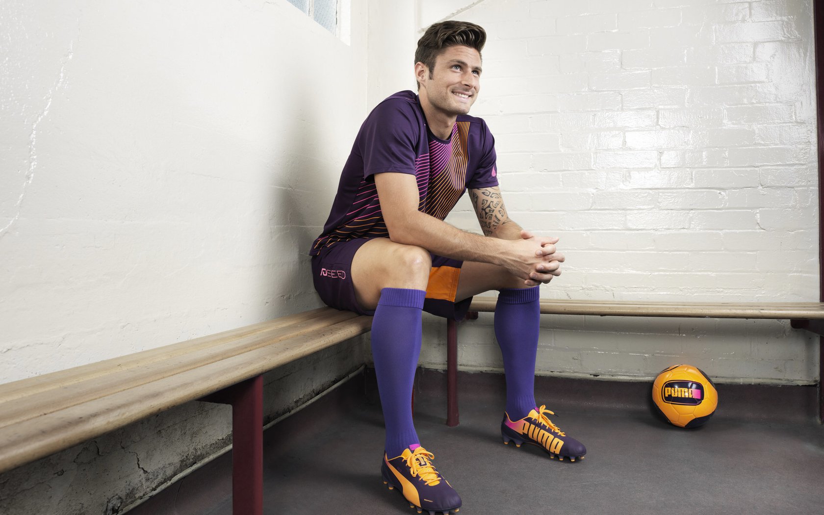 英超补时绝平，精彩瞬间锁定比赛焦点，英超争4